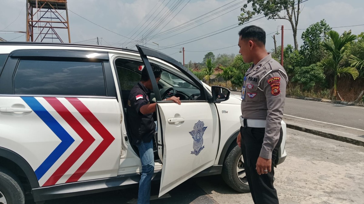 Ujian Wartawan Ikut Ujian Praktek SIM di Satpas Satlantas Polres Pali