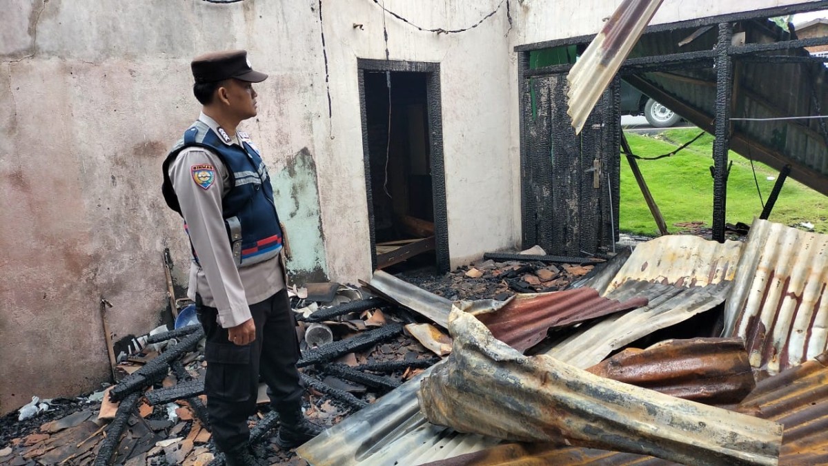 Ditinggal Kerja Laundry, Rumah di Muara Beliti Ludes Terbakar