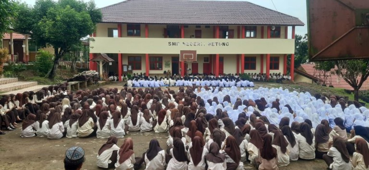 Suara Lantunan Ayat Suci Al Quran dan Sholawatan Menggema di SMPN 1 Betung Setiap Jumat