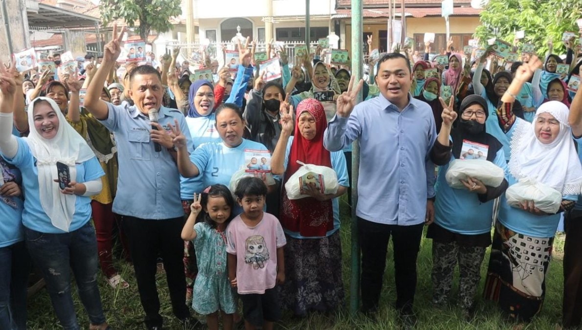 TKD Prabowo Gibran Sumsel Salurkan Bantuan ke Warga Seberang Ulu 11 Ribu Paket Sembako