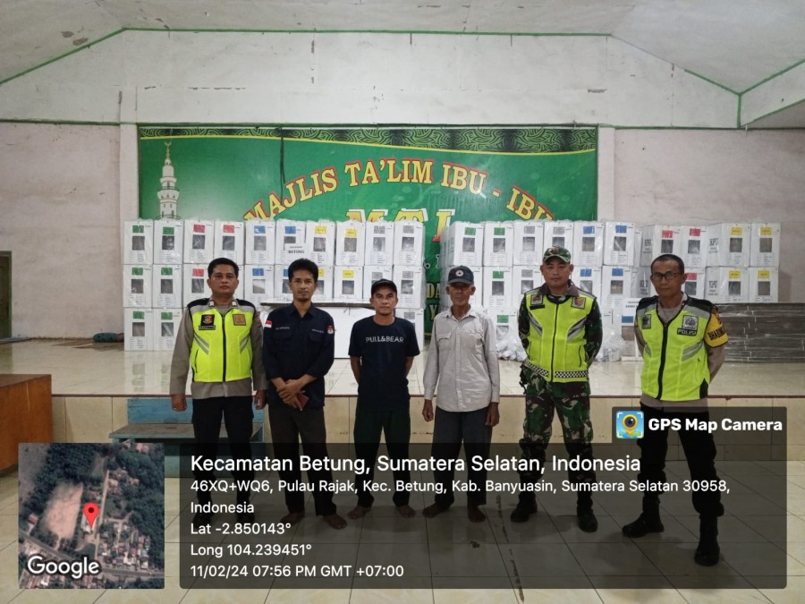 Personil OMB Lakukan Pengamanan Gudang Logistik PPK Kecamatan Betung