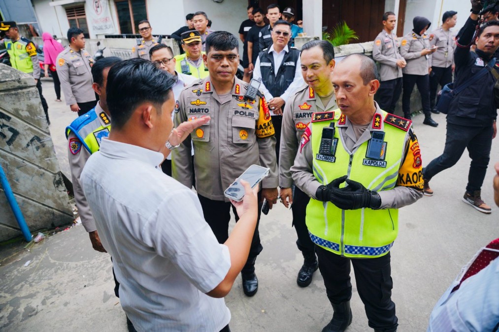 Tinjau TPS, Kapolda Sumsel Pastikan Kamtibmas Kondusif dan Tahapan Pemilu Berjalan Tertib