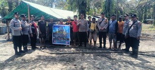 Polsek Keluang Lakukan Sosialisasi dan Himbauan Penutupan Tempat Penyulingan Minyak Ilegal Secara Mandiri